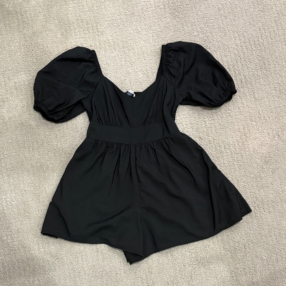 American Eagle flowy romper